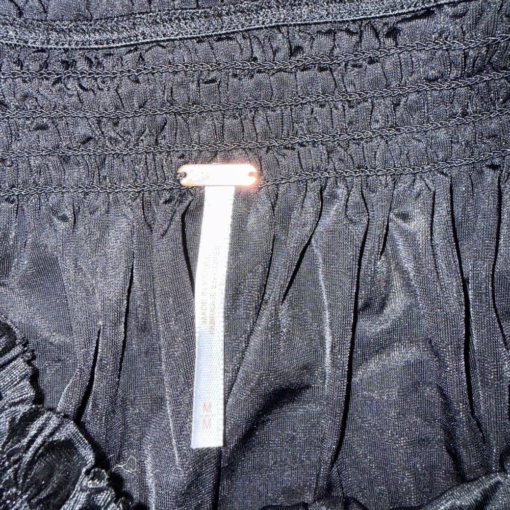 Free People Womens Black Burnout Velvet Off The Shoulder Smocked Blouse Top M - Picture 2 of 3